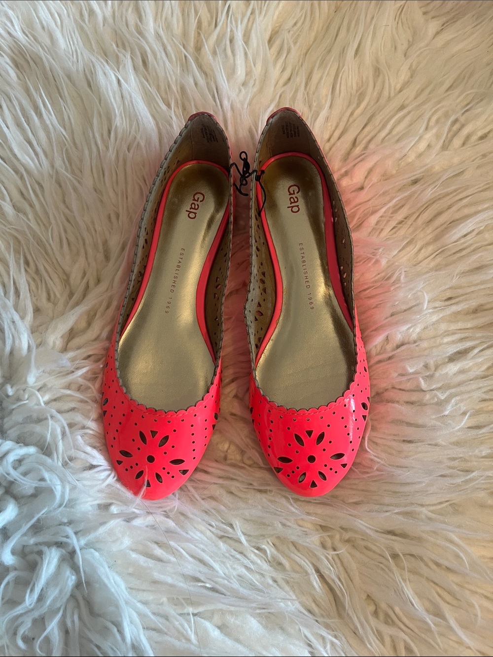 NWOT GAP Women’s Hot Pink Laser-Cut Ballet Flats Size 7